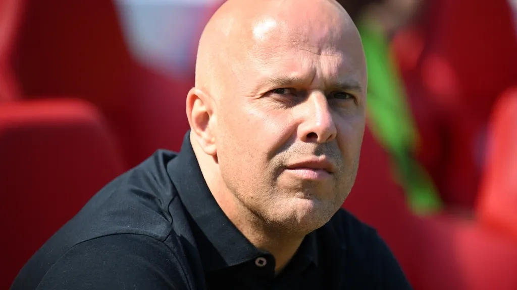 Slot will not become the new Netherlands coach, stays in club football