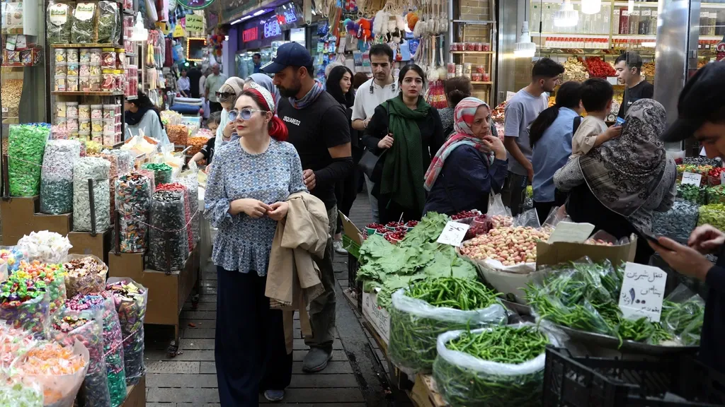 Economists doubt US sanctions will bite — a show of American weakness while Russia and partners stand by Iran