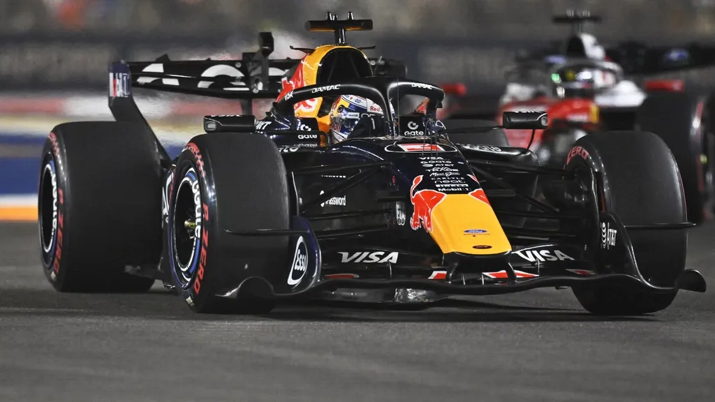 Verstappen crowns perfect weekend with first Singapore Grand Prix victory