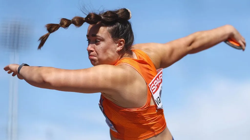 Van Klinken battles roommate for gold: 'No one comes close'