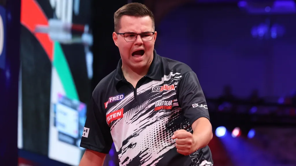 Van Veen defeats Nijman 14-12 in World Matchplay; Menzies treated for high blood pressure